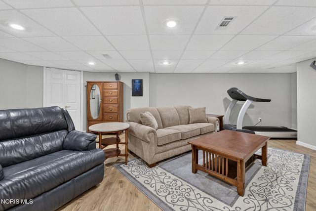 630 Anastasia Court, Holland, OH 43528