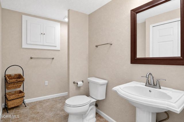 630 Anastasia Court, Holland, OH 43528