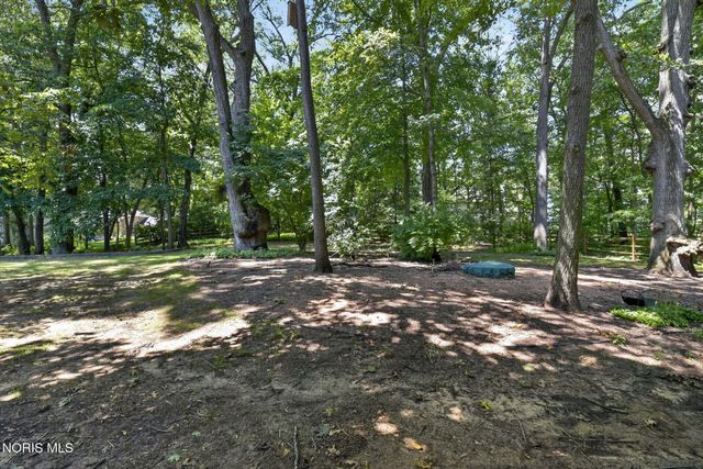 630 Anastasia Court, Holland, OH 43528