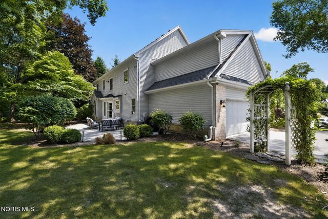 630 Anastasia Court, Holland, OH 43528