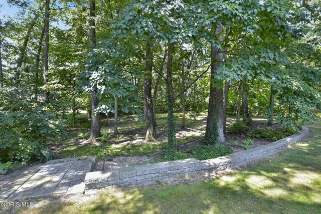 630 Anastasia Court, Holland, OH 43528