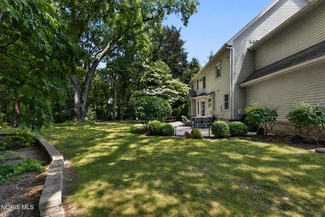 630 Anastasia Court, Holland, OH 43528