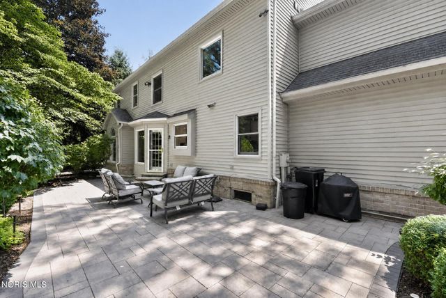 630 Anastasia Court, Holland, OH 43528