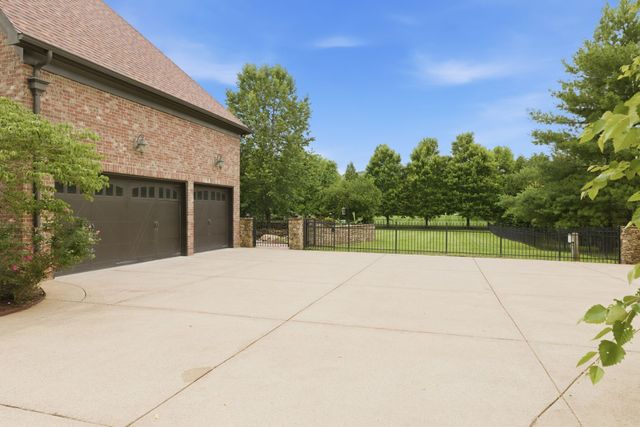 2228 Grey Cliff Dr, Franklin, TN 37064