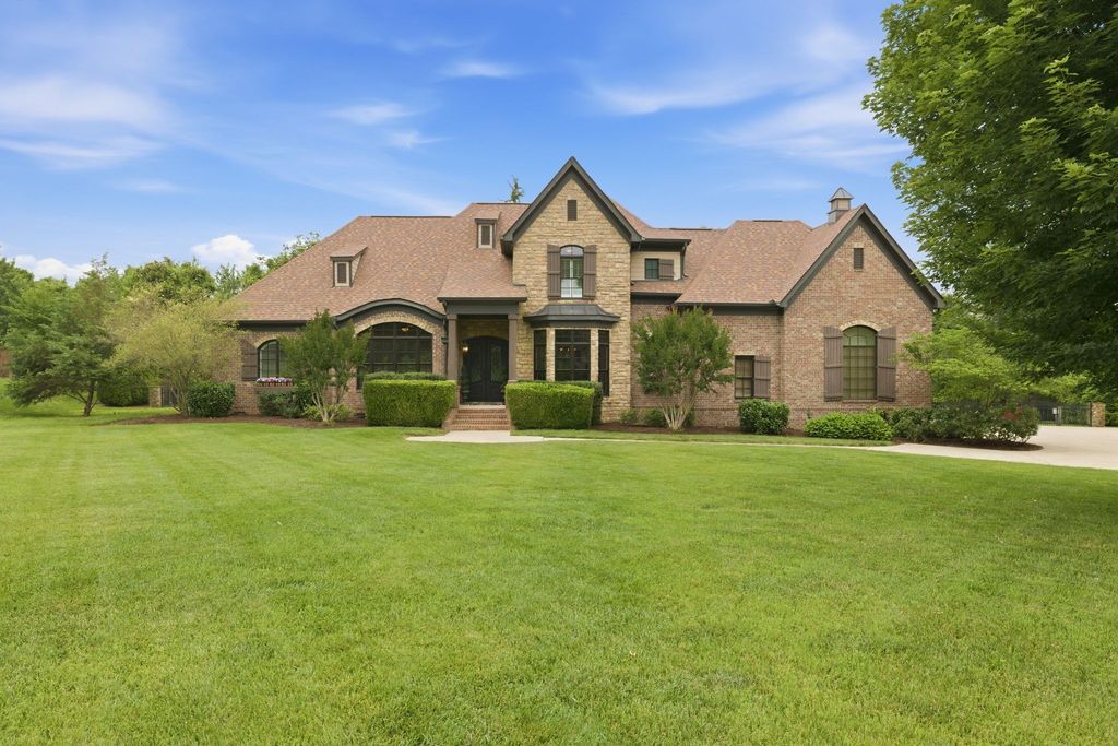 2228 Grey Cliff Dr, Franklin, TN 37064