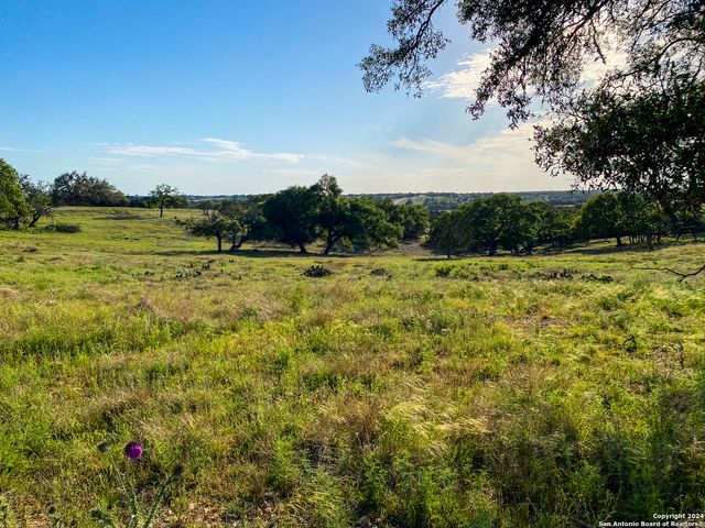 140 cattlemans crossing, Kerrville, TX 78028