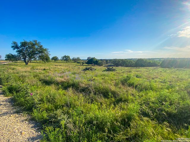 140 cattlemans crossing, Kerrville, TX 78028