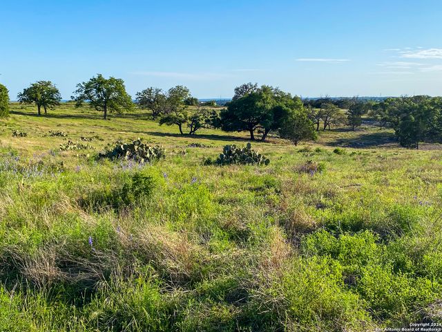 140 cattlemans crossing, Kerrville, TX 78028