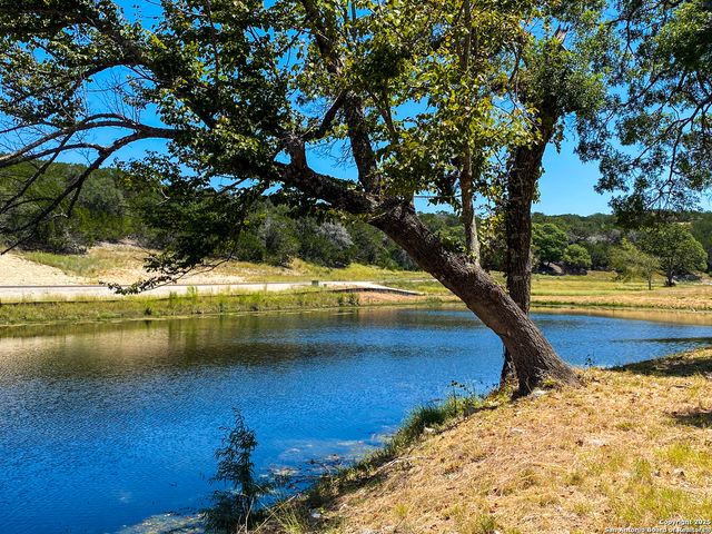 140 cattlemans crossing, Kerrville, TX 78028