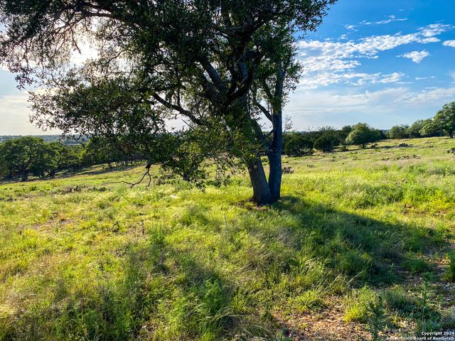 140 cattlemans crossing, Kerrville, TX 78028