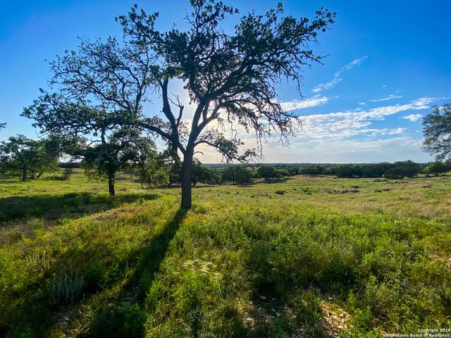 140 cattlemans crossing, Kerrville, TX 78028
