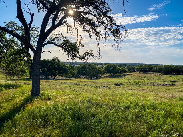140 cattlemans crossing, Kerrville, TX 78028