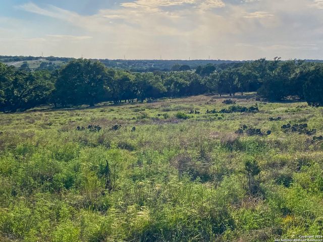 140 cattlemans crossing, Kerrville, TX 78028
