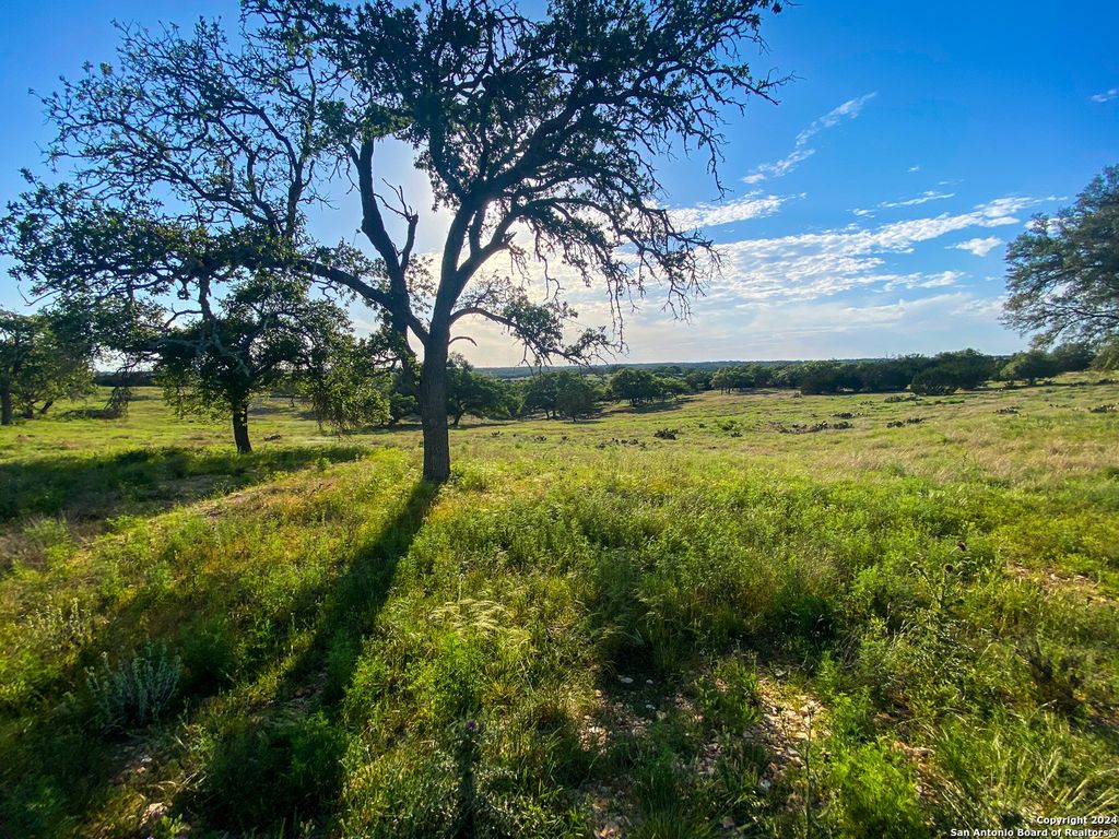 140 cattlemans crossing, Kerrville, TX 78028