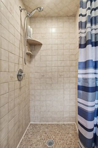 37885 Margareta Drive, Livonia, MI 48152
