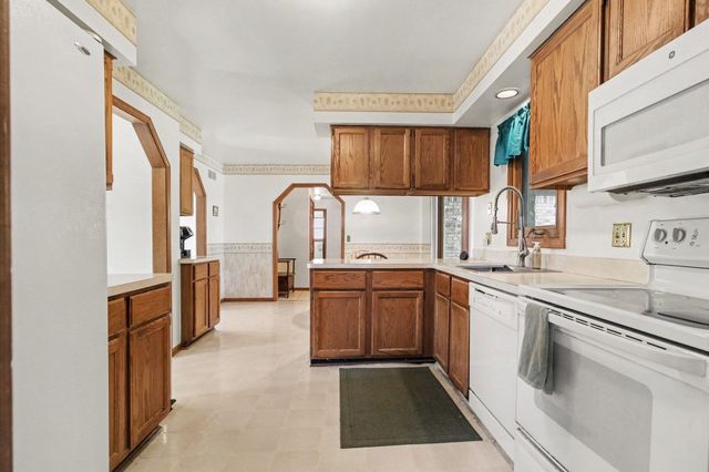 37885 Margareta Drive, Livonia, MI 48152