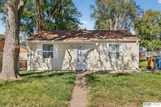 3808 Edna Street, Bellevue, NE 68147