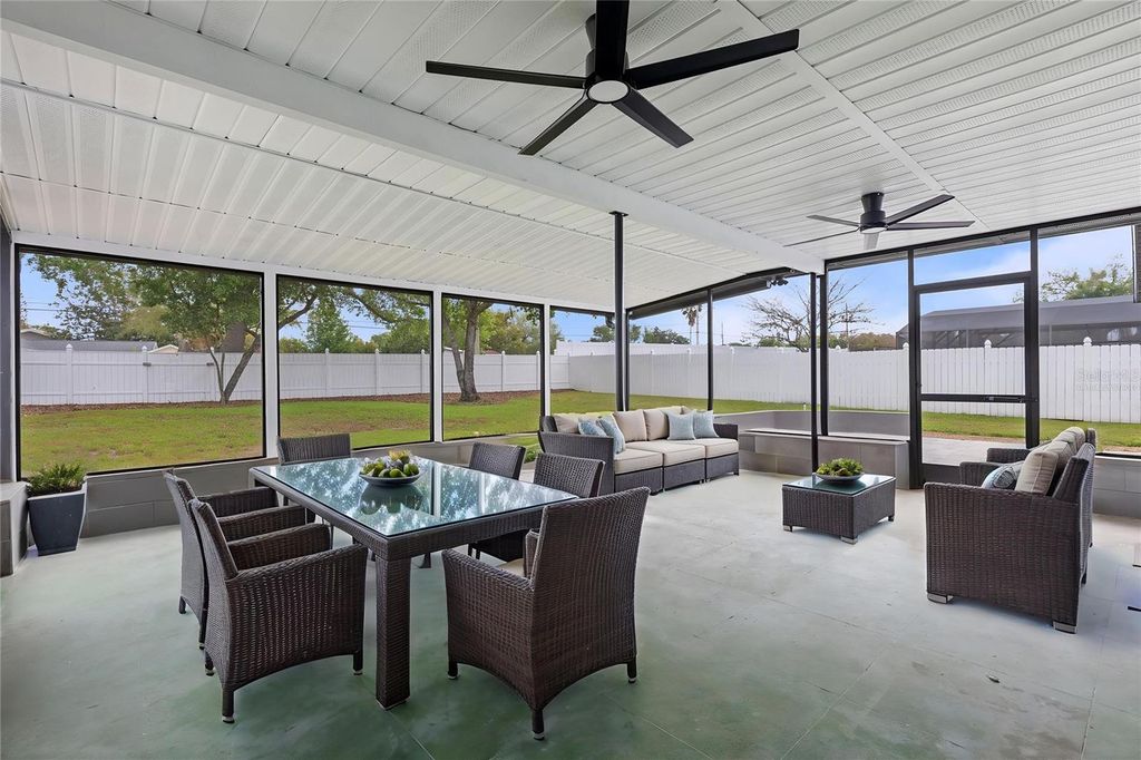 Image 25 of property listing at 909 MARABON AVENUE, Orlando, FL 32806