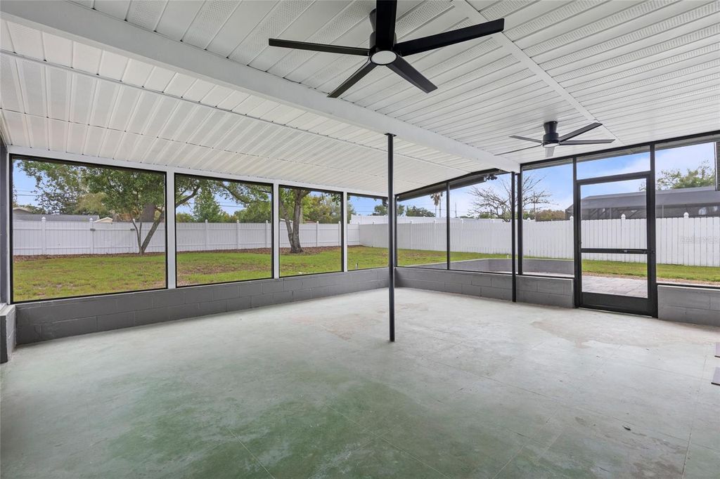 Image 26 of property listing at 909 MARABON AVENUE, Orlando, FL 32806