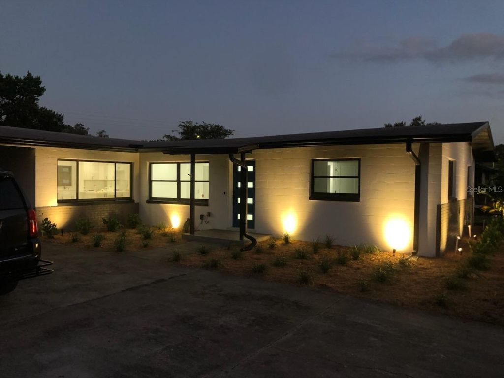 Image 33 of property listing at 909 MARABON AVENUE, Orlando, FL 32806