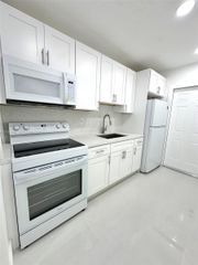 417 NW 7th Ter 2, Fort Lauderdale, FL 33311