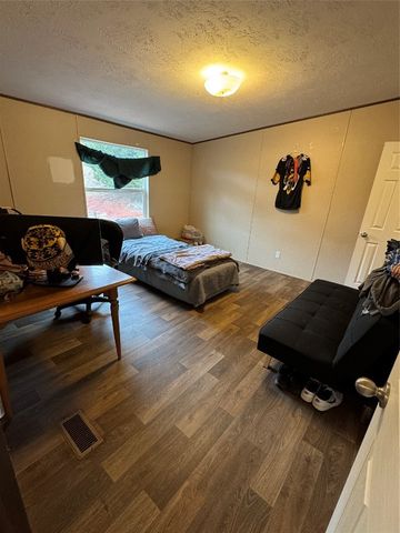 17545 E Coffee Creek Road, Luther, OK 73054