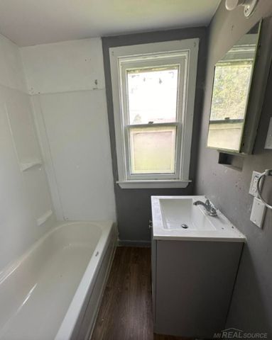 11011 Hupp Avenue, Warren, MI 48089