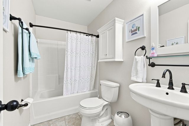 217 Nocona Drive, Waxahachie, TX 75165
