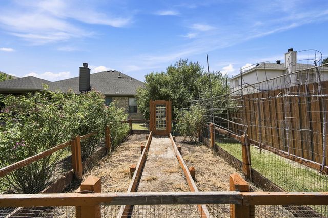 217 Nocona Drive, Waxahachie, TX 75165