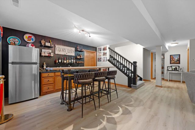 1758 Bess COURT, Oconomowoc, WI 53066