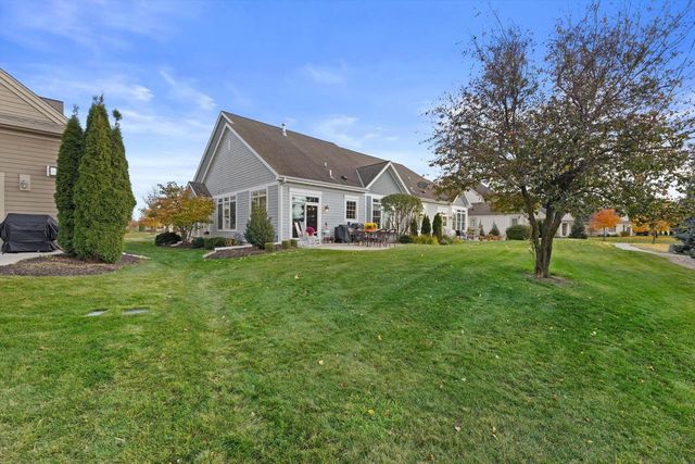1758 Bess COURT, Oconomowoc, WI 53066