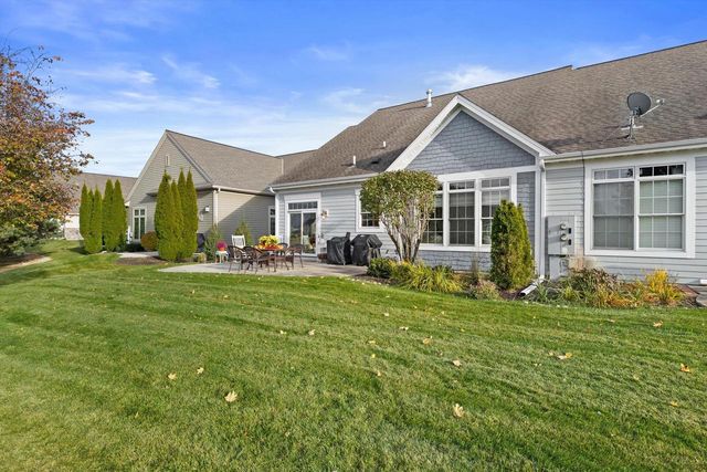 1758 Bess COURT, Oconomowoc, WI 53066