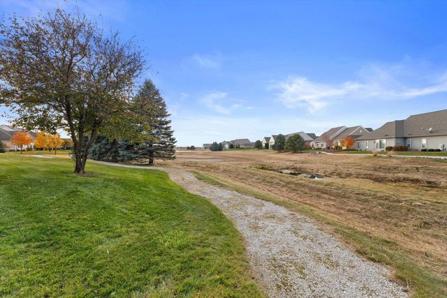 1758 Bess COURT, Oconomowoc, WI 53066