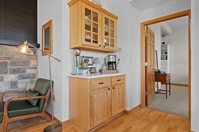 1758 Bess COURT, Oconomowoc, WI 53066