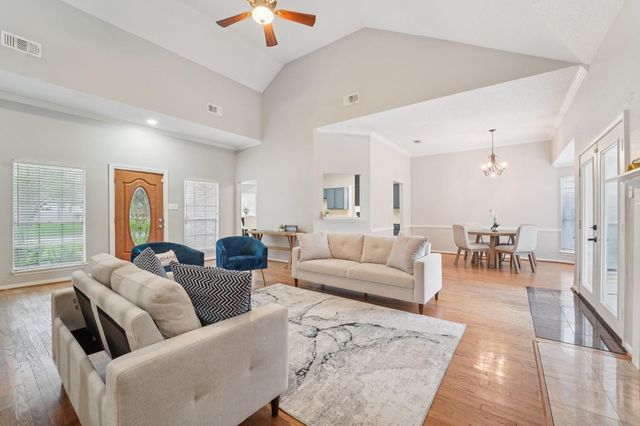 2926 Lakefield Way, Sugar Land, TX 77479