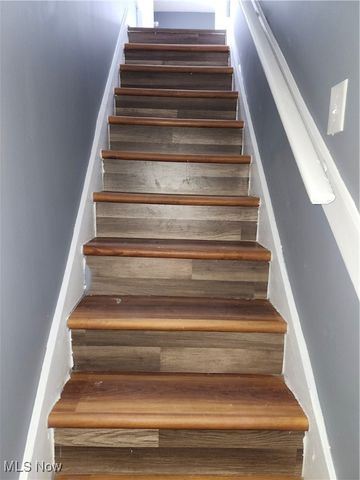 2438 Indiana Way NE, Canton, OH 44705