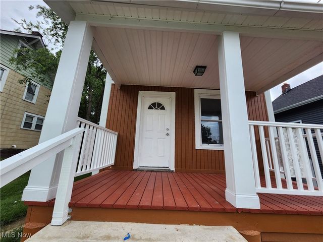 2438 Indiana Way NE, Canton, OH 44705