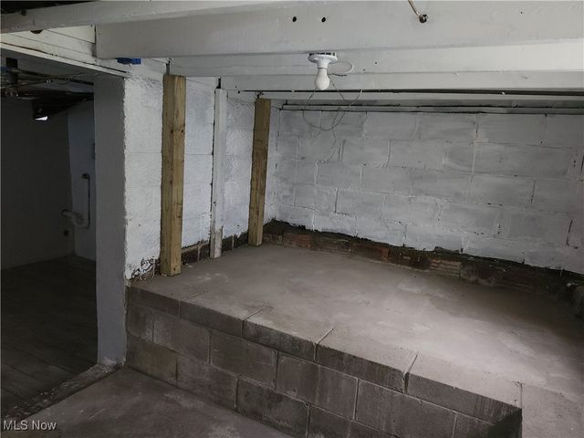 2438 Indiana Way NE, Canton, OH 44705