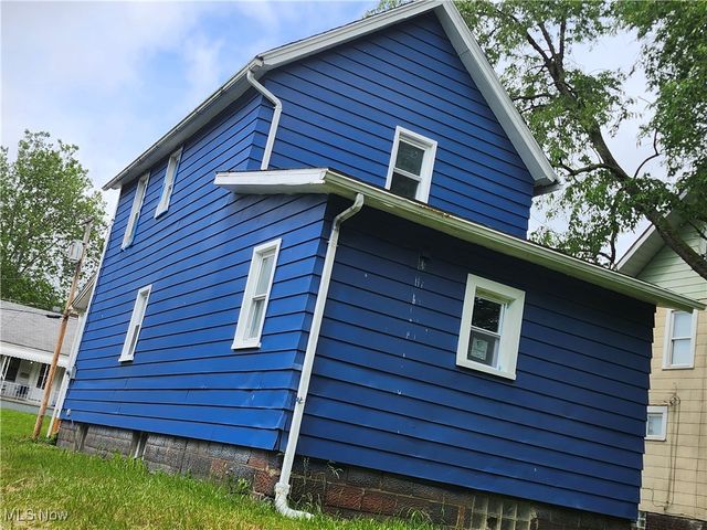 2438 Indiana Way NE, Canton, OH 44705