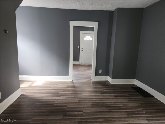 2438 Indiana Way NE, Canton, OH 44705