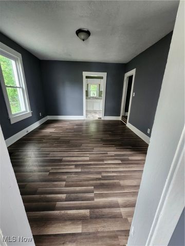 2438 Indiana Way NE, Canton, OH 44705