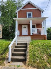 2438 Indiana Way NE, Canton, OH 44705