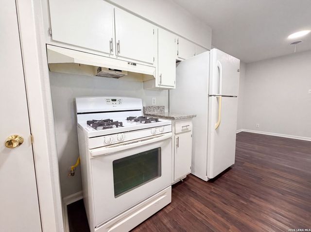 4922 BERNADINE DR, San Antonio, TX 78220