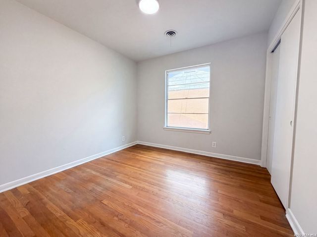 4922 BERNADINE DR, San Antonio, TX 78220
