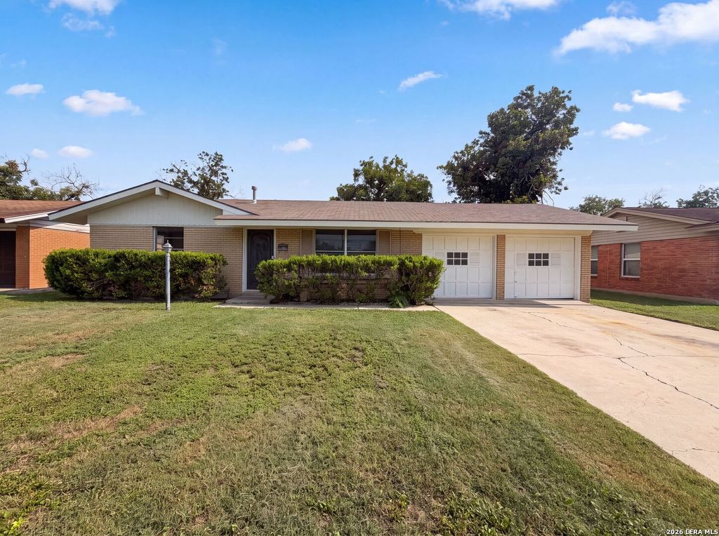 4922 BERNADINE DR, San Antonio, TX 78220
