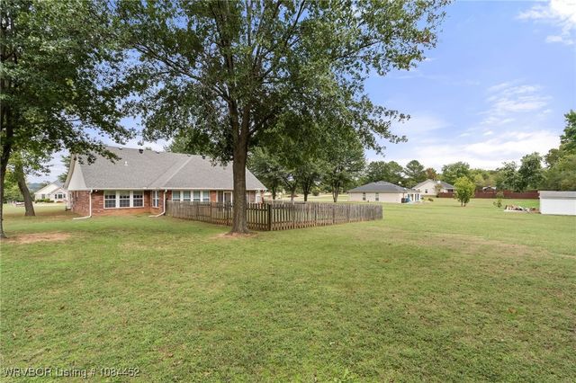 1704 Broaddrick Lane, Van Buren, AR 72956