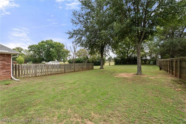 1704 Broaddrick Lane, Van Buren, AR 72956