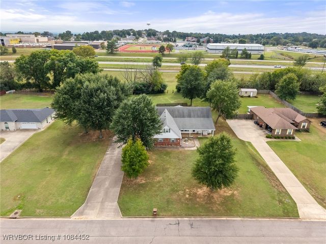 1704 Broaddrick Lane, Van Buren, AR 72956