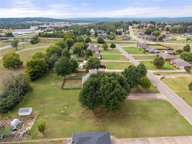 1704 Broaddrick Lane, Van Buren, AR 72956