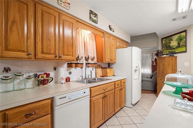 1704 Broaddrick Lane, Van Buren, AR 72956